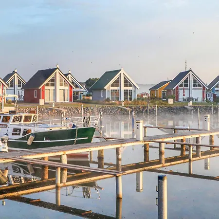 Vakantiehuis 2 Bedroom Lovely In *
