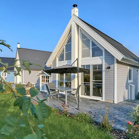 Vakantiehuis 2 Bedroom Lovely In Zerpenschleuse