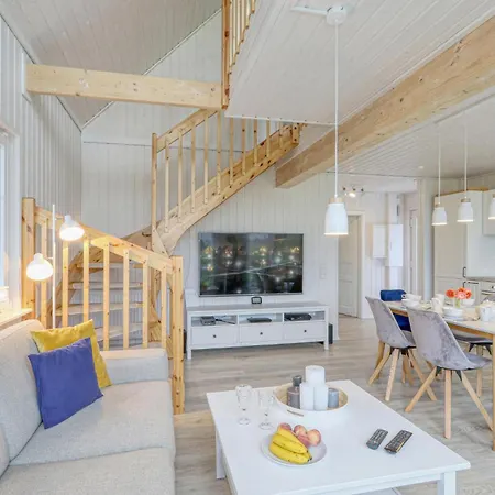 Vakantiehuis 2 Bedroom Lovely In *