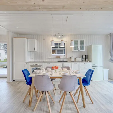 2 Bedroom Lovely In *