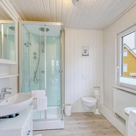 Vakantiehuis 2 Bedroom Lovely In *