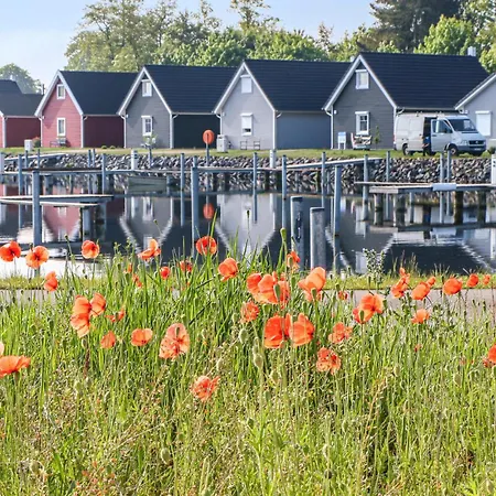 Vakantiehuis 2 Bedroom Lovely In *